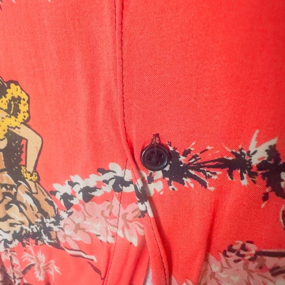 Guess Beach shirt ! Like new - Picture 3 of 5